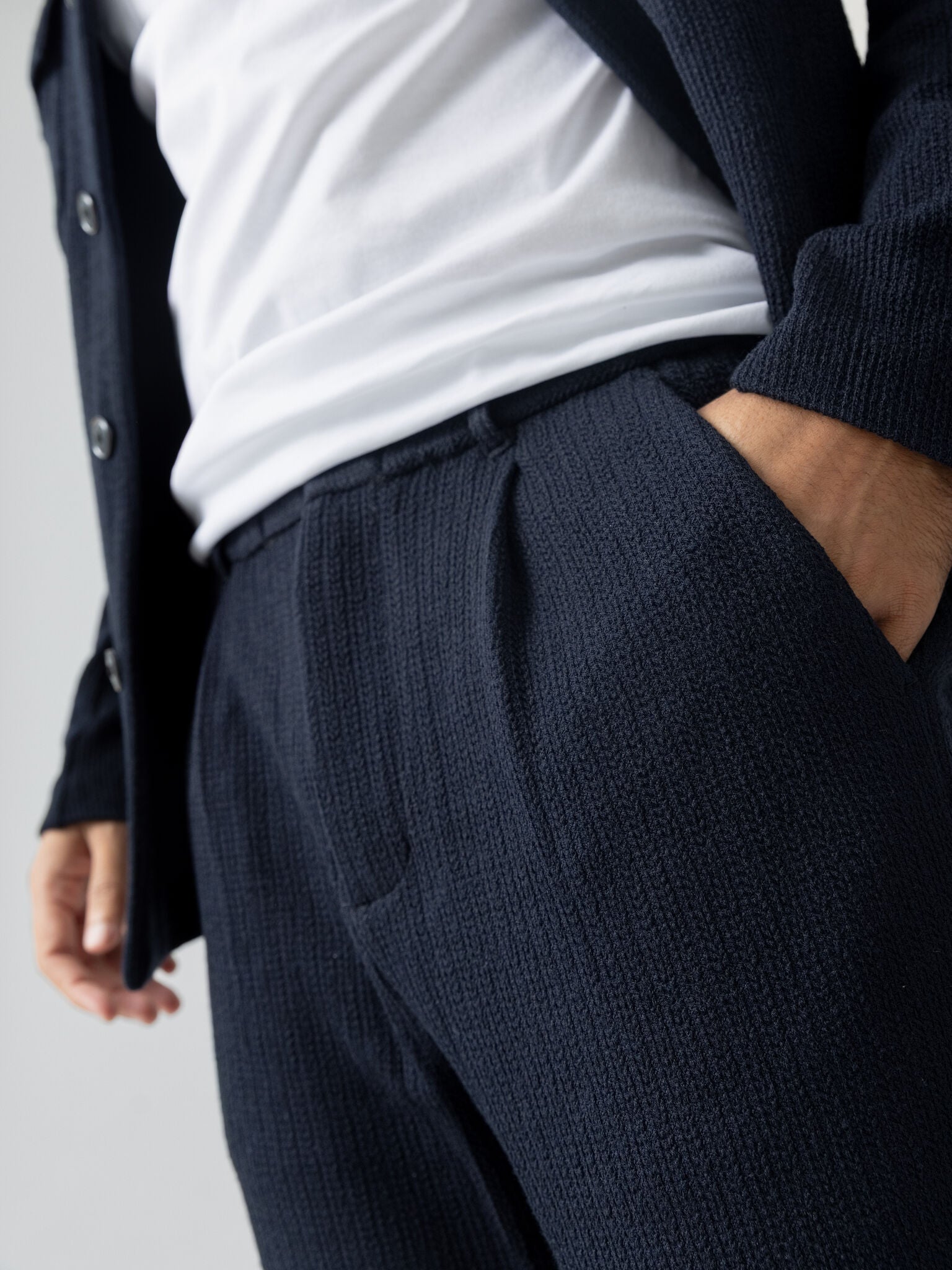 Modelshot / Navy / Detail